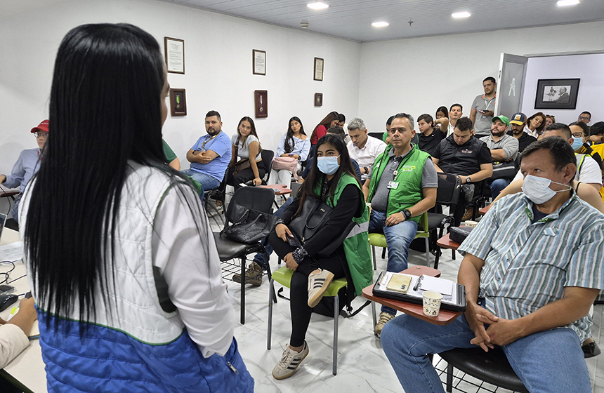 CDMB lidera comité interinstitucional para reducir presencia de gallinazos 